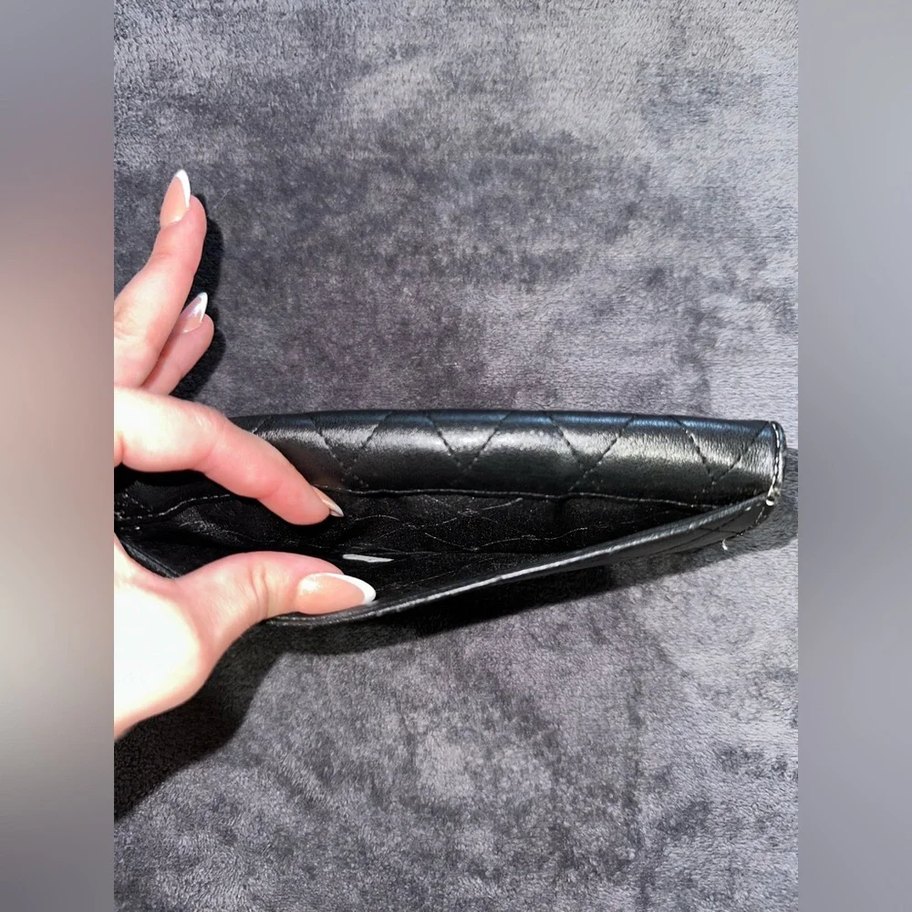 Chanel Vintage Black and White Quilted Wallet Luxurious Design - Picture 6 of 16